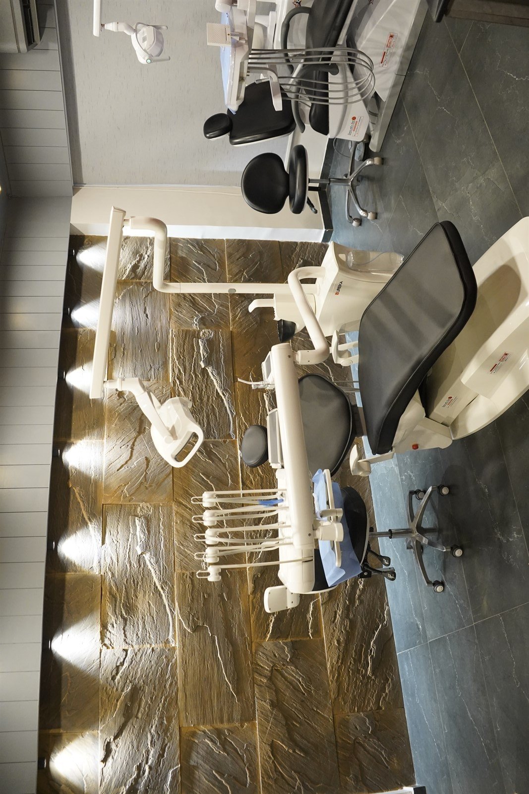 State-of-the-Art Dental Chair & Equipment