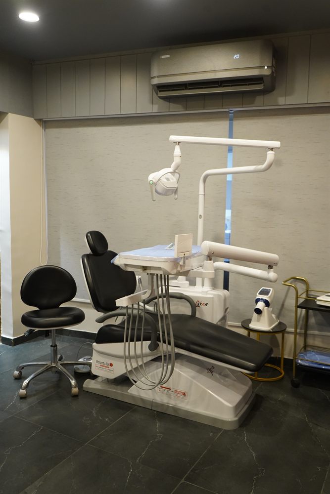 Dental Crowns and Bridges Ahmedabad